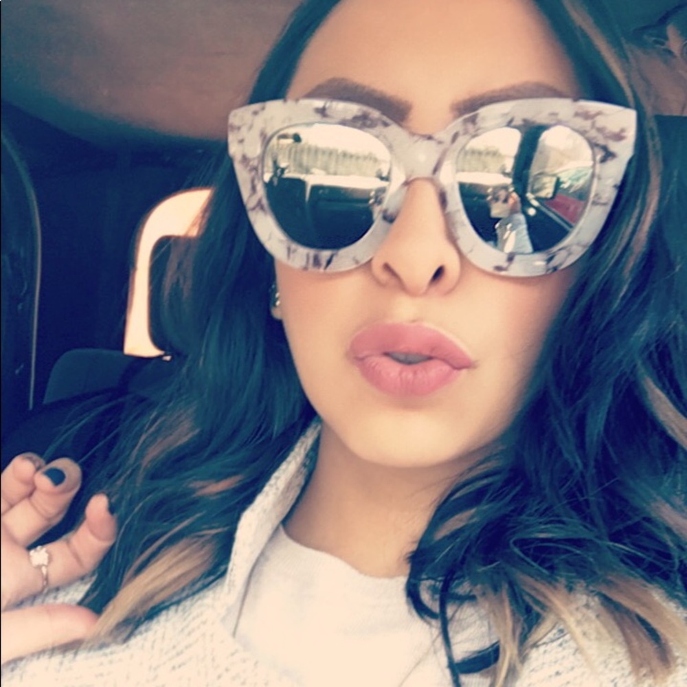 Meet your Posher, Monica